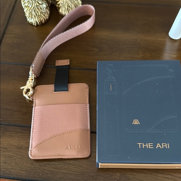 The Ari Cardholder and Box Set - Picture 2 of 2